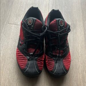 - Nike Shox NZ Women’s Training Shoes – Black & Red 9,5 9,5